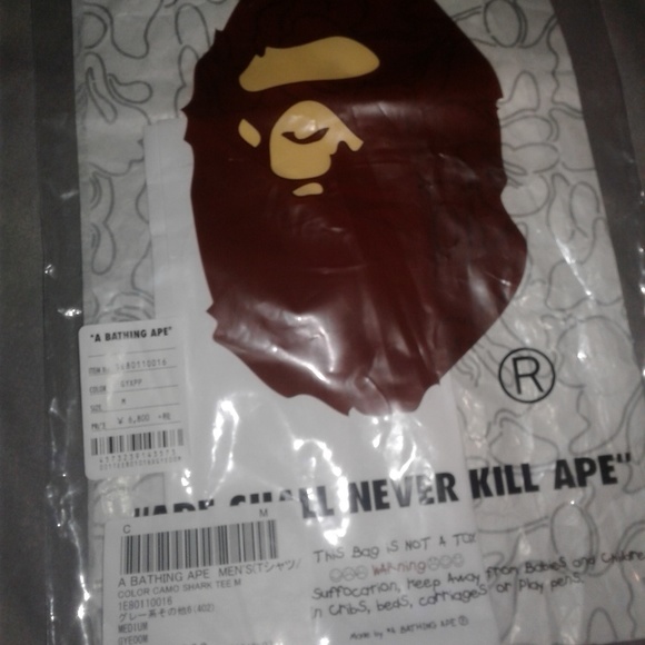 Bape shark Tee - Picture 4 of 4